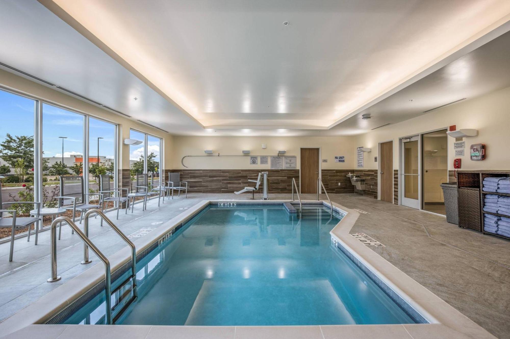 Fairfield Inn & Suites Whitewater エクステリア 写真