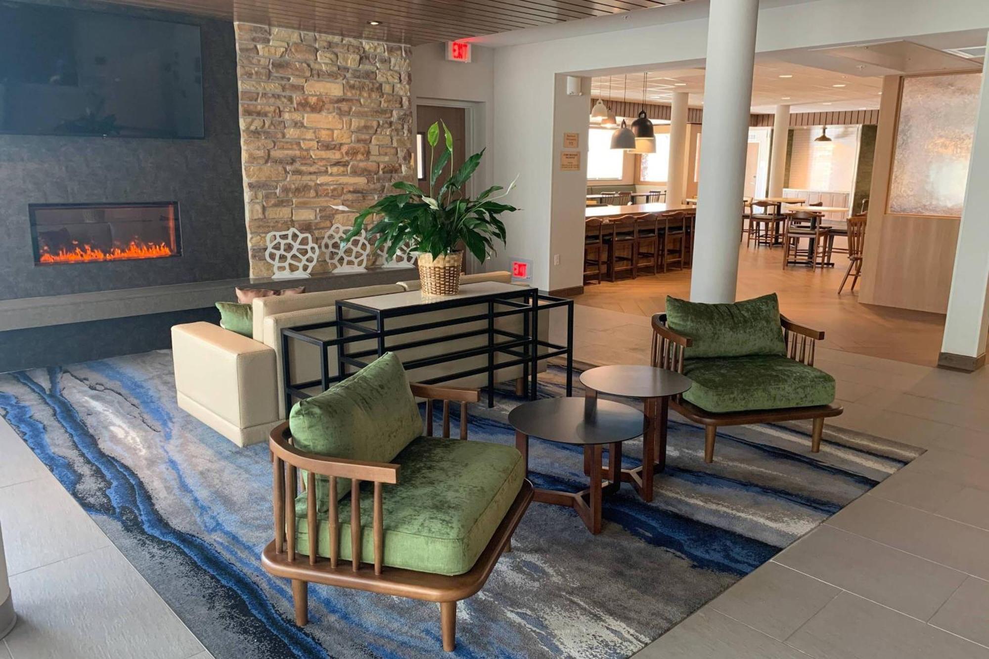 Fairfield Inn & Suites Whitewater エクステリア 写真